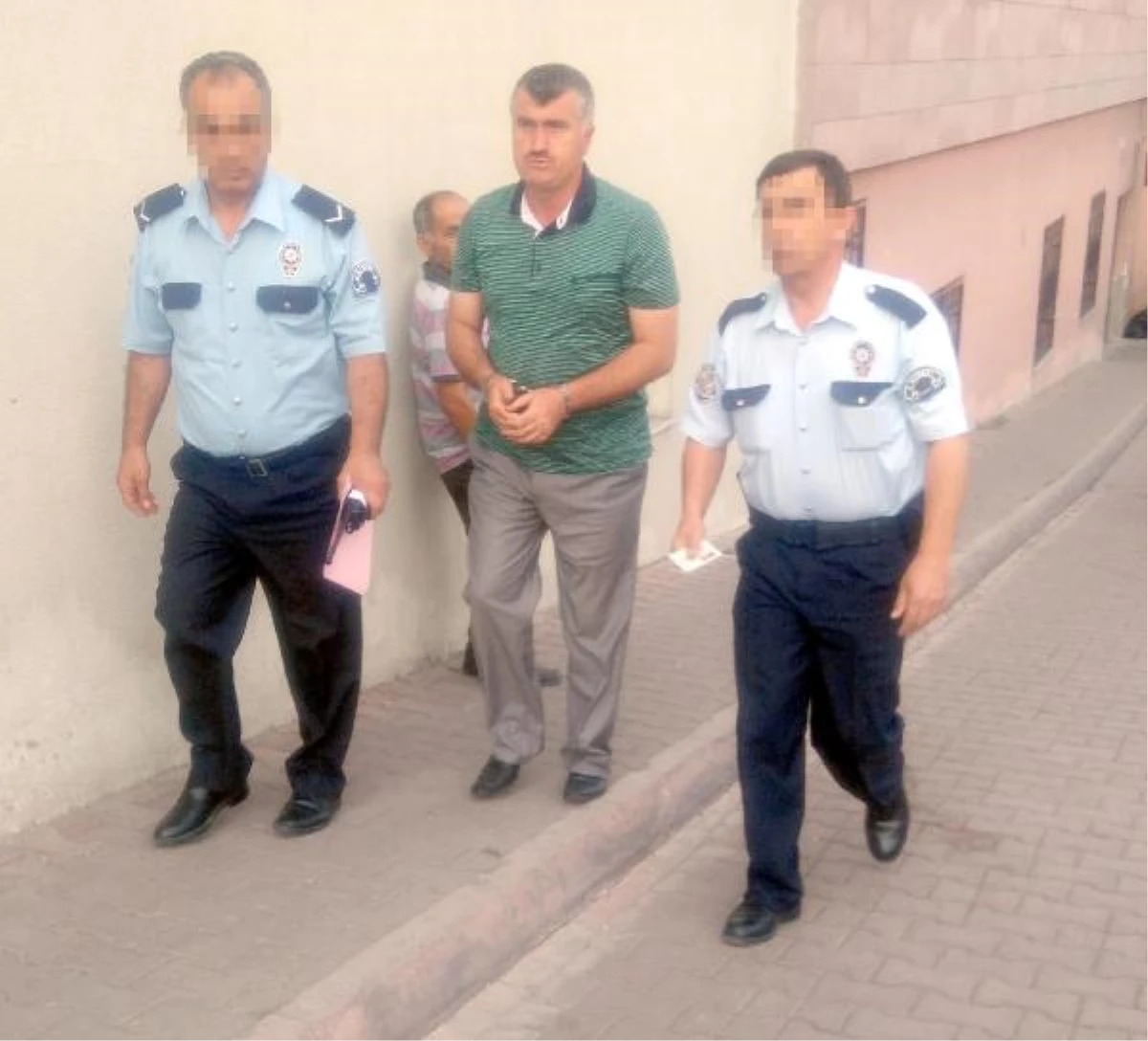 Said Nursi\'nin Kitaplarını Yaktığı İhbarıyla Gözaltına Alındı