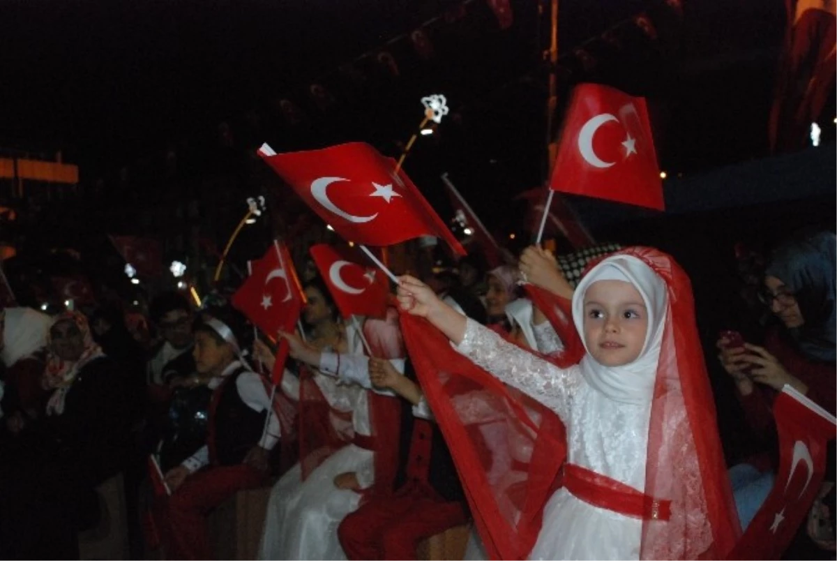 Tokatlılar Demokrasi Nöbetinde Meydanları Boş Bırakmıyor