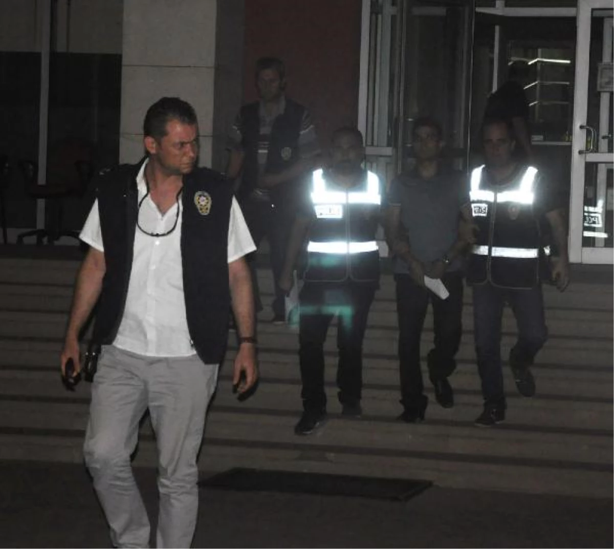 Turgutlu\'da Açığa Alınan Komiser Tutuklandı