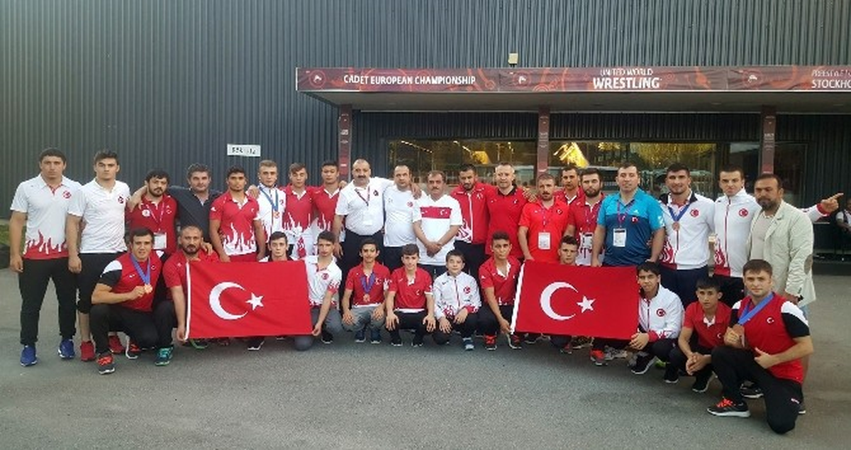 Yıldız Güreşçilerden Stockholm\'de Büyük Başarı