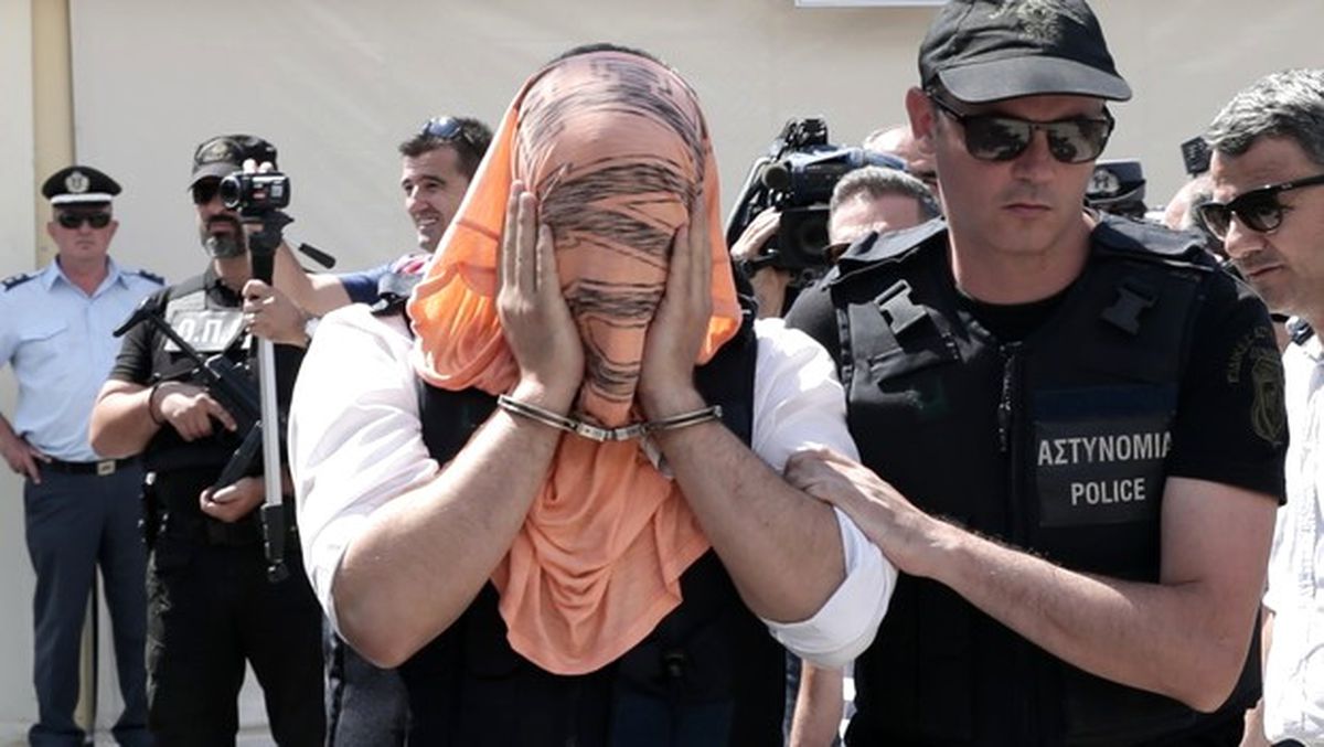 Yunanistan\'a Kaçan Darbeci 8 Asker Adliyeye Böyle Getirildi