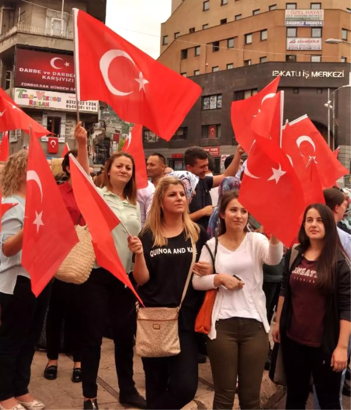 Zonguldak\'ta Darbe Girişimi Protestosu