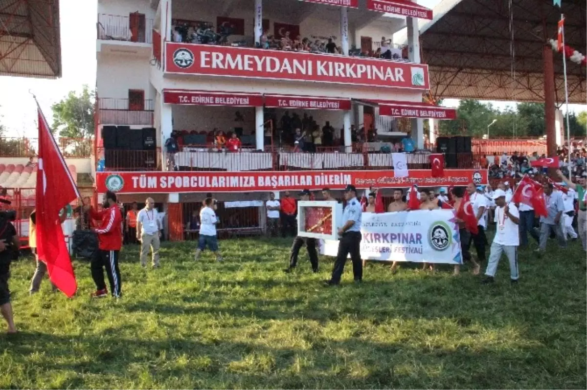 655. Tarihi Kırkpınar Yağlı Güreşleri Resmi Törenle Başladı