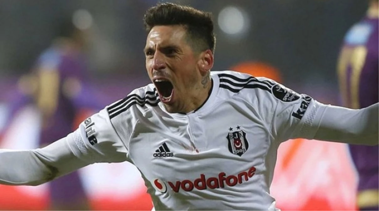 Beşiktaş\'ta Krizin Adı Yine Jose Sosa !