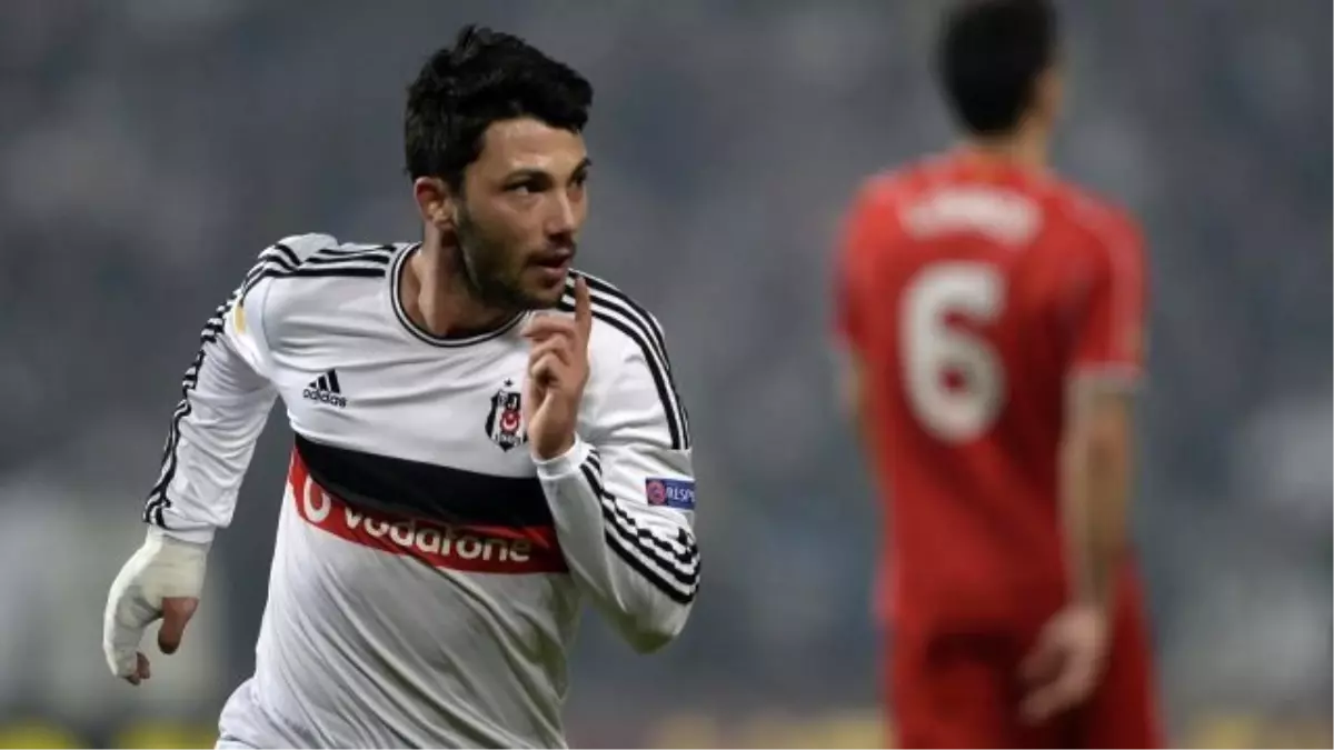 Beşiktaş\'ta Tolgay Arslan Sakatlanarak Hastaneye Kaldırıldı