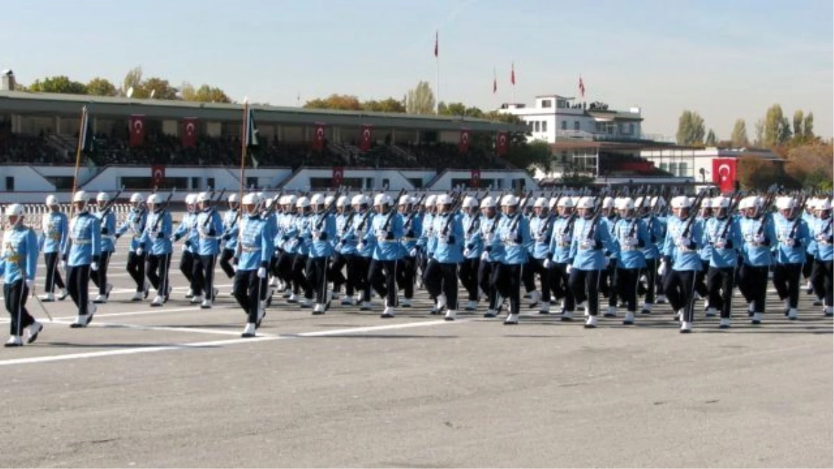 Cumhurbaşkanlığı Muhafız Alayı\'ndaki Askerler TRT\'yi Basmış!
