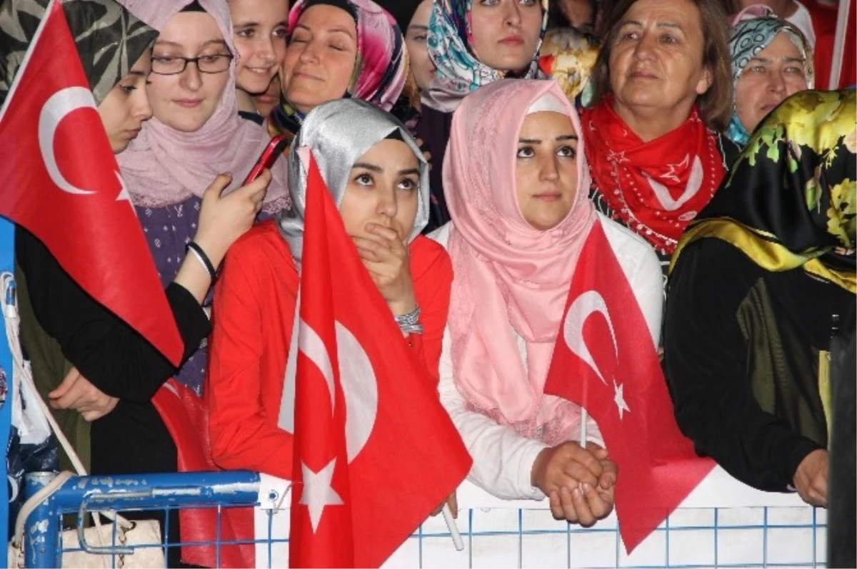 Eskişehir\'deki Demokrasi Nöbetine Binler Katıldı