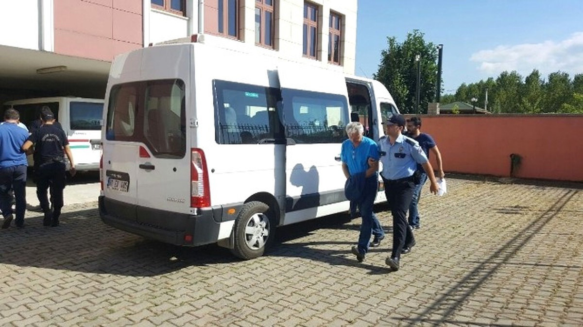 Gözaltındaki Öğretim Üyeleri Adliyede