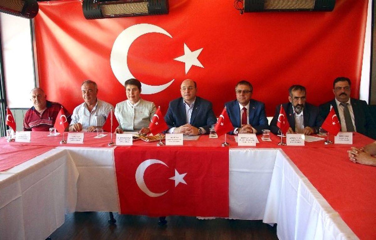 Kütahya\'da Siyasi Partiler Darbeye Karşı Tek Yumruk Oldu