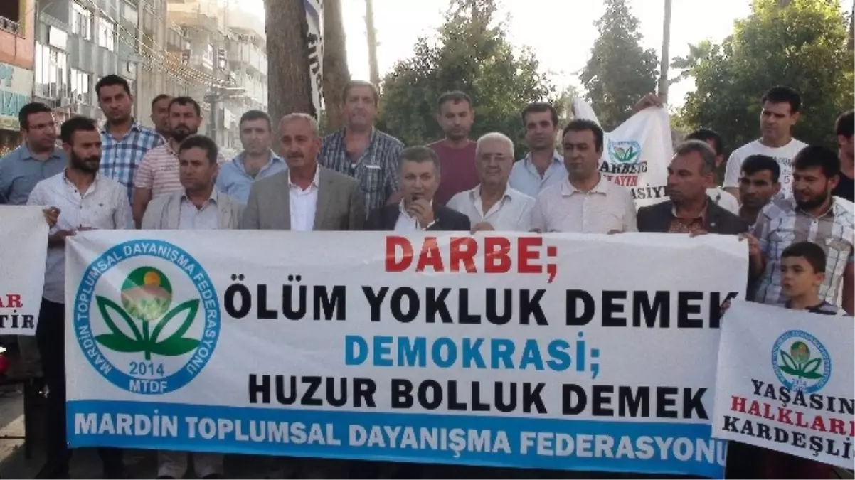 Mardin\'de \'Darbe Girişimi\' Protesto Edildi