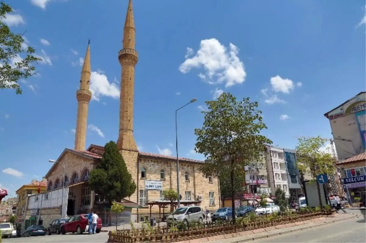 Meteris Meydanı Çiçeklere Bezenecek