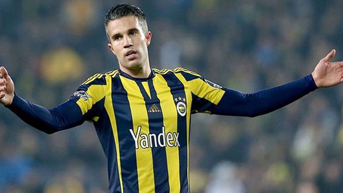 Robin van Persie, Yıllık 5 Milyon Euro'luk Maaşı Nedeniyle Ayrılmadı