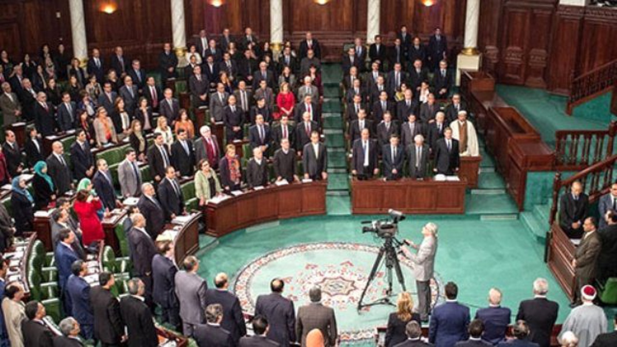 Tunus\'ta Hükümete Güvenoyu Talebi