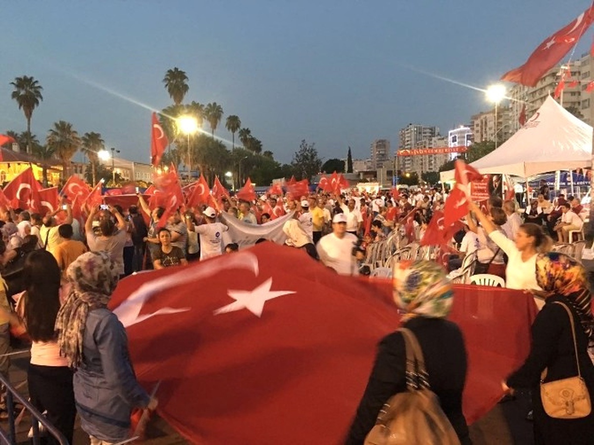 Türk Kızılayı, Milleti ile Demokrasi Nöbetinde