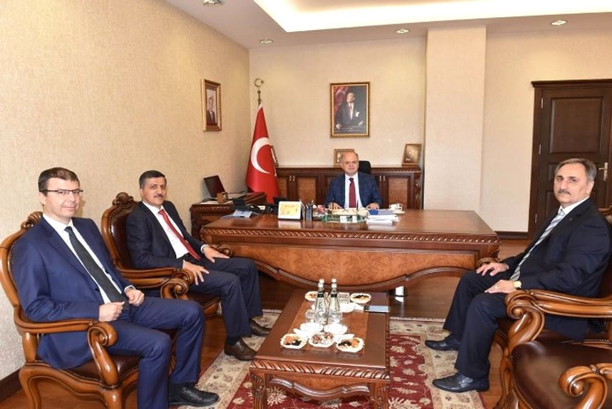 Vali Çakacak, Yeşilyurt ve Beraberindeki Heyeti Kabul Etti