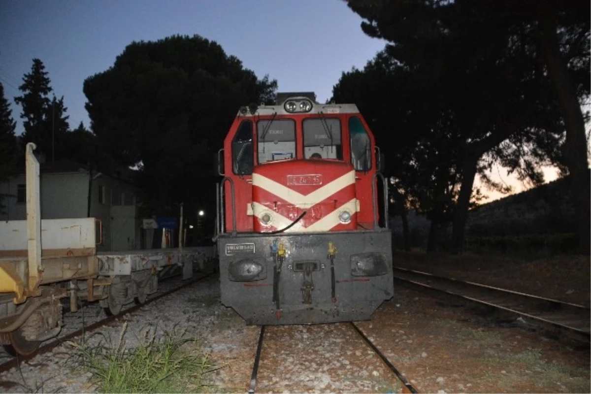 Yolcu Dolu Tren Alev Aldı, Faciadan Dönüldü