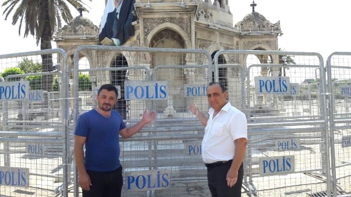 Ak Partili İş Adamlarından Saat Kulesi Çıkışı