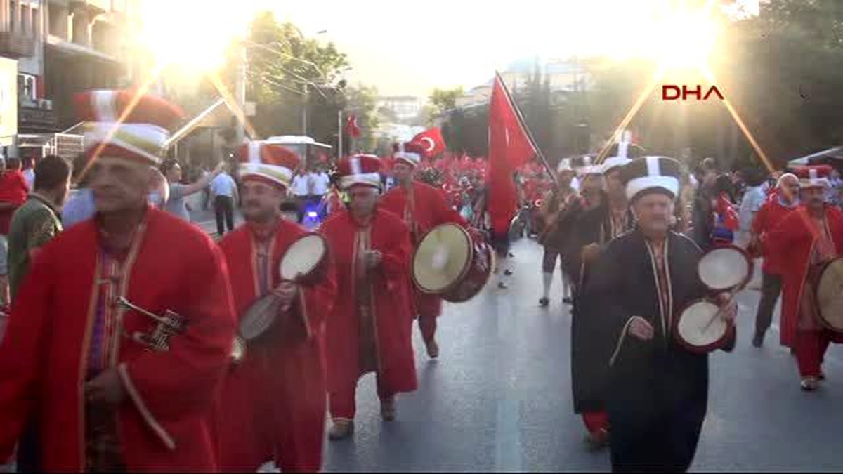 Bursa\'da Darbeye Karşı Yürüyüş Düzenlendi