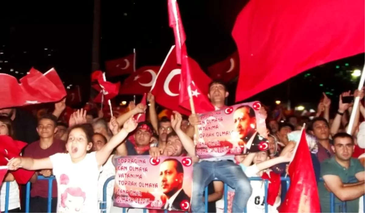 Demokrasi Meydanı 8. Gününde Tek Yürek