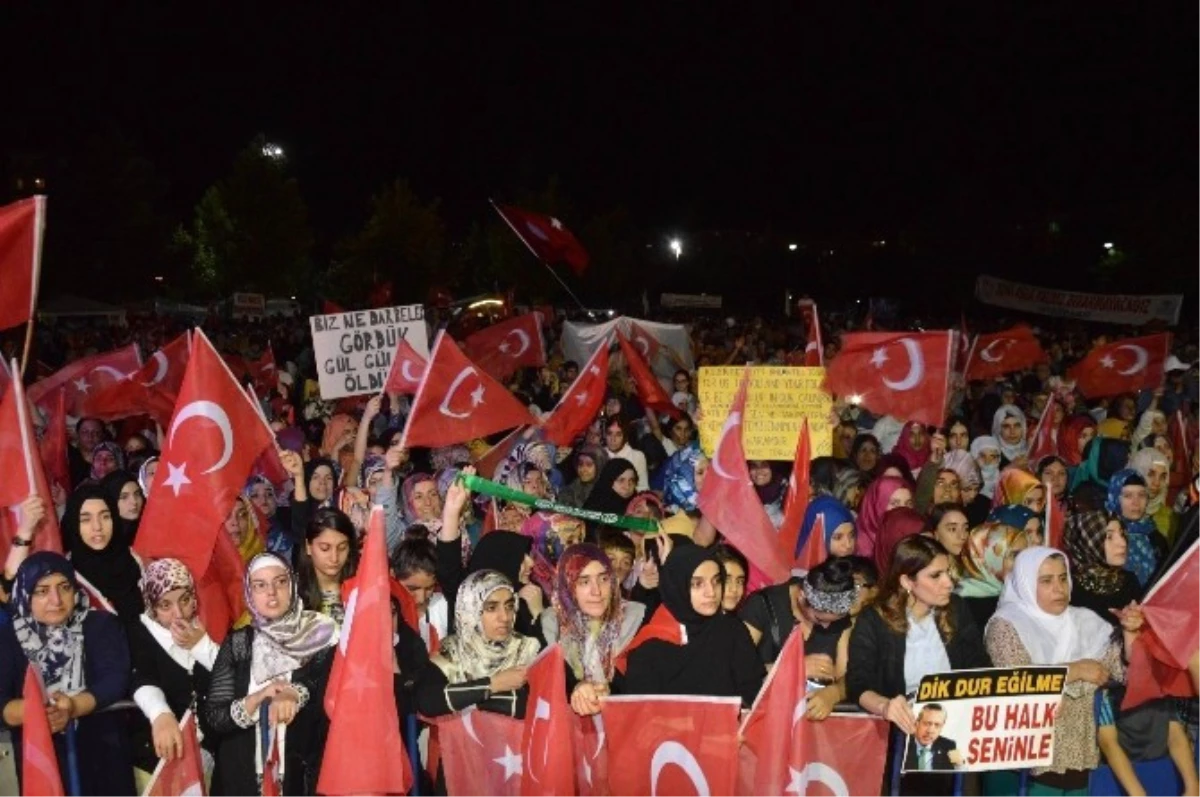 Diyarbakır\'daki Demokrasi Nöbetinde Vatandaşlar Birlik Mesajı Verdi