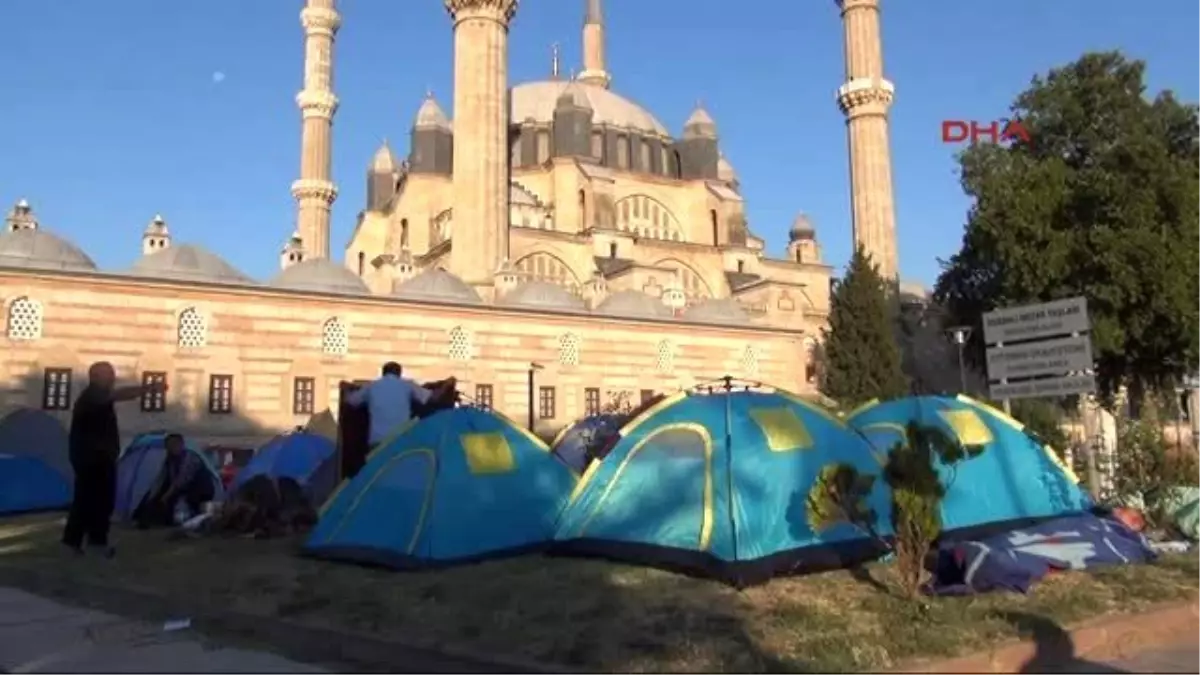 Edirne Güreş Sevgisi Sokakta Yatırdı