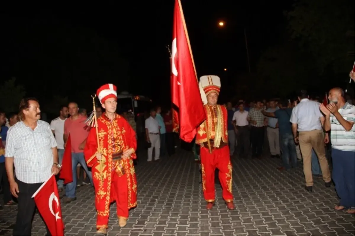 Fethiye\'de Mehteran Eşliğinde Demokrasi Nöbeti