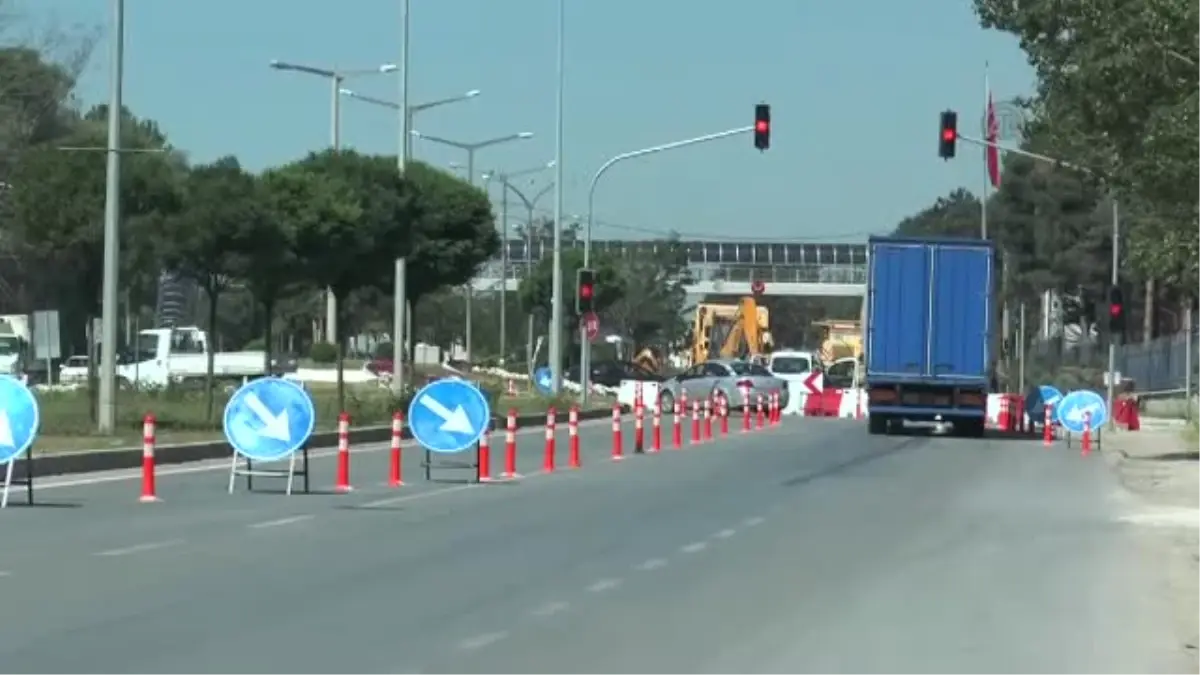 Fetö\'nün Darbe Girişimi - D-100 Karayolunun Ankara İstikameti Ulaşıma Açıldı - Bolu