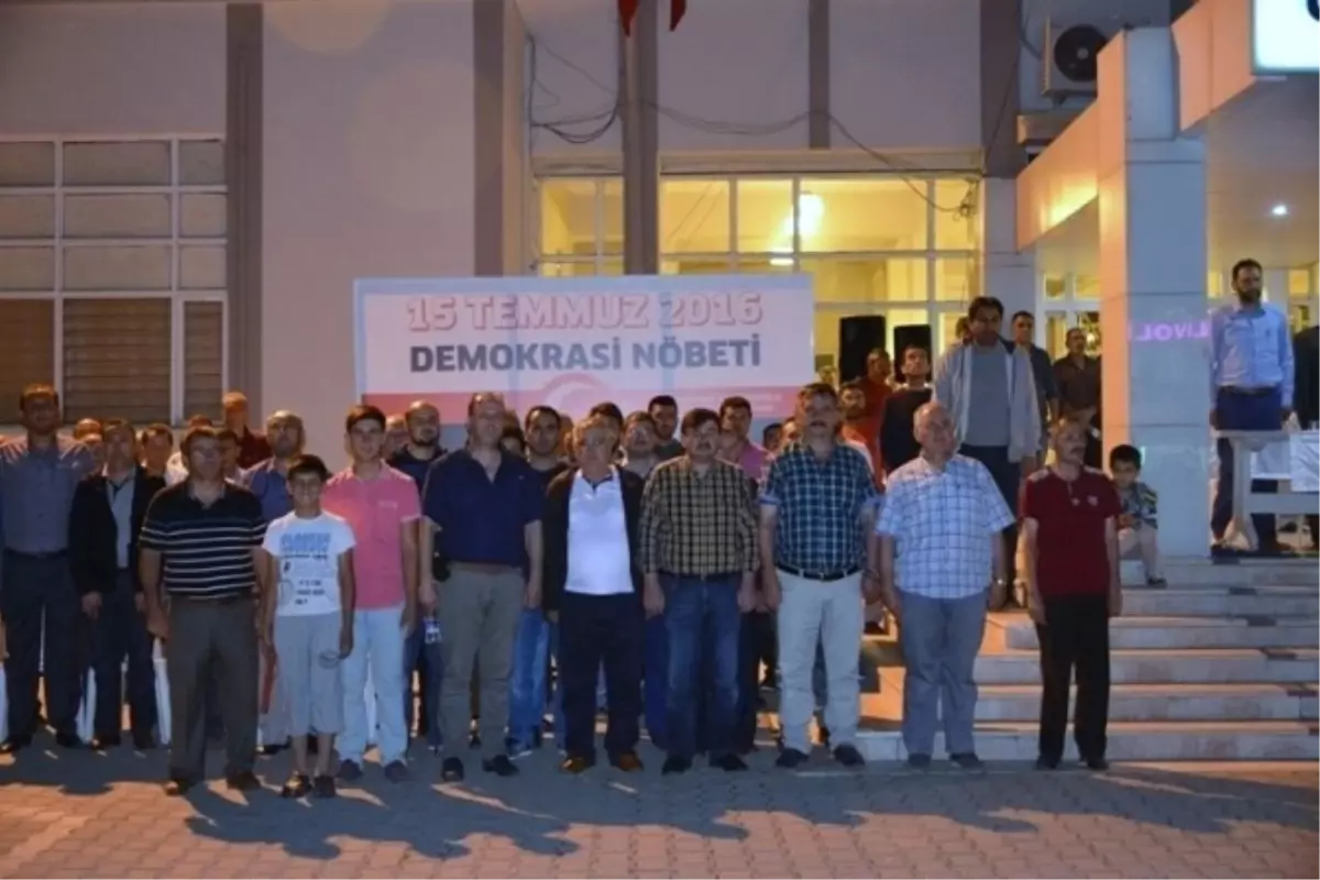 Gediz\'de Demokrasi Nöbeti 8. Gününde