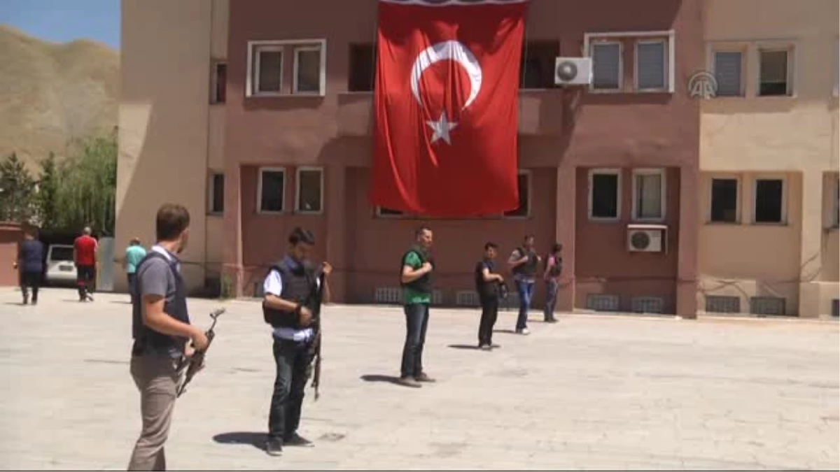 Gözaltına Alınan Askerler Adliyeye Sevk Edildi