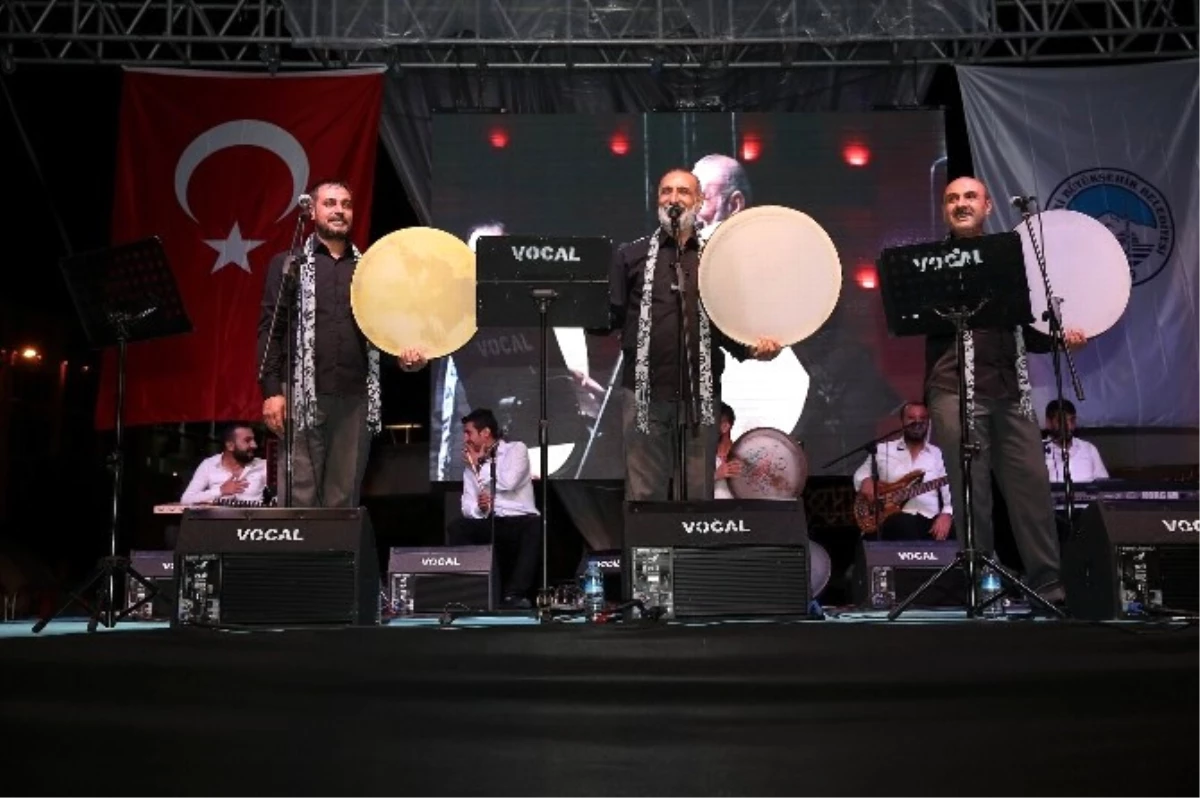 Kardeşlik Türküleriyle Demokrasi Nöbeti