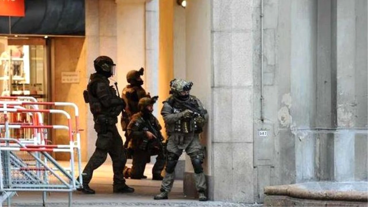 Münih\'te Bir AVM\'de 9 Kişinin Öldüğü Saldırıda Dikkat Çeken Facebook Detayı