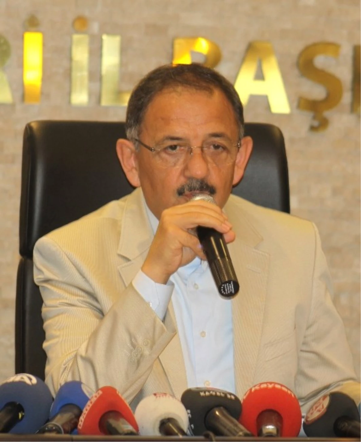 Özhaseki: "Terör Bölgesinde Belediye Başkanları Görevden Alınacak"