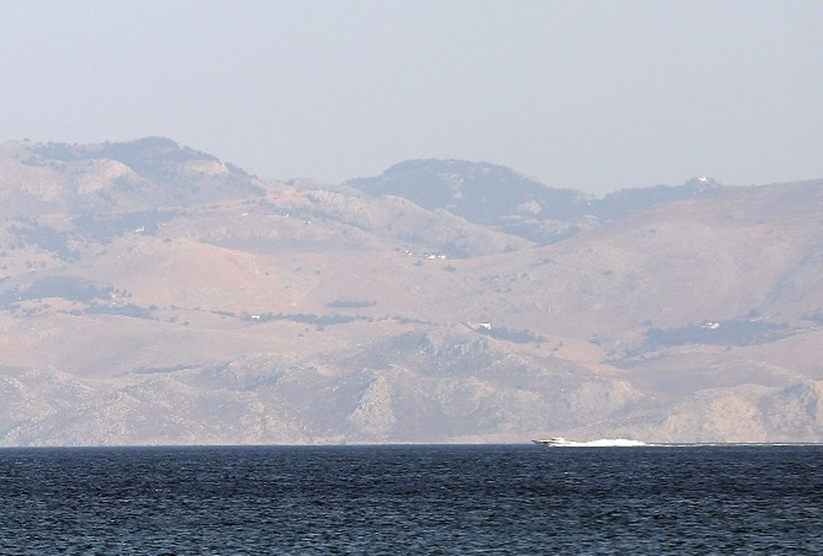 Yunan Adası Simi Abluka Altında