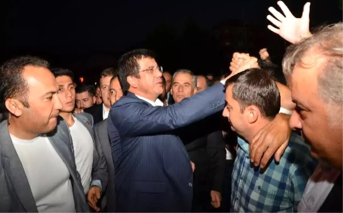 Zeybekçi: 15 Temmuz, Dünya Tarihine Türk Milleti\'nin Devrimi Olarak Geçecektir