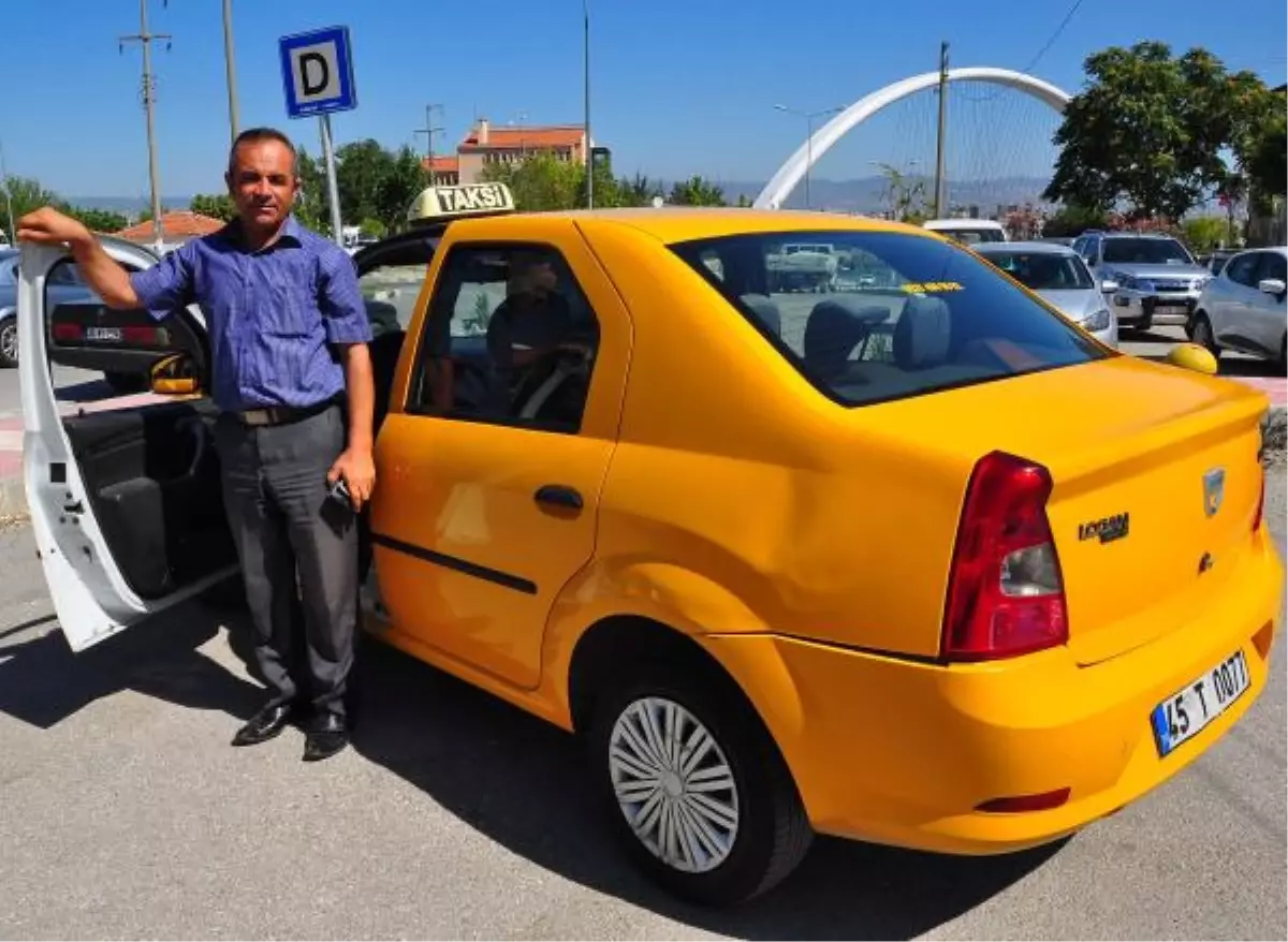 2 Yabancı Dil Bilen Manisalı Taksici Turistlerin Gözdesi