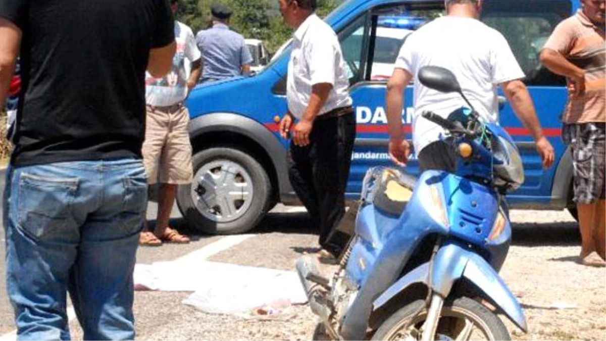 Antalya\'da Motosikletle Bebeğini Emzirmeye Giden Kadın Kazada Öldü