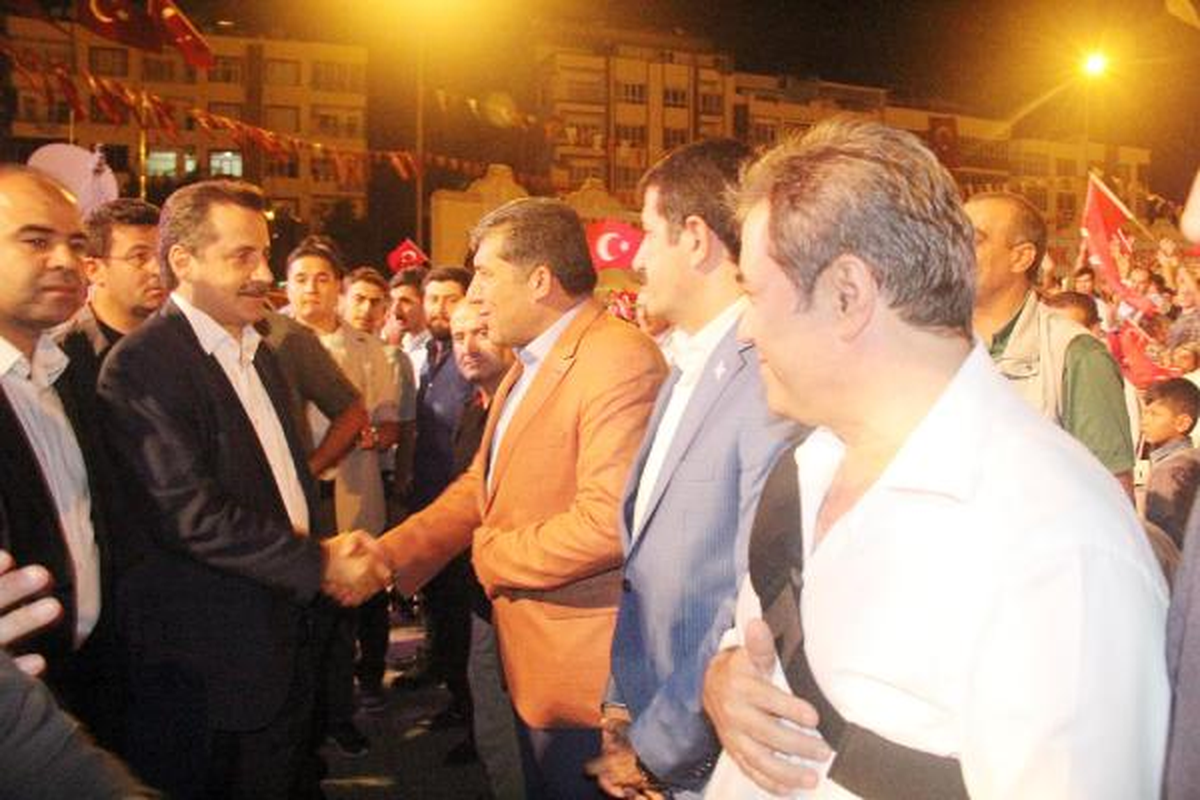 Bakan Çelik: Tayyip Erdoğan\'ı Yedirtmeyiz