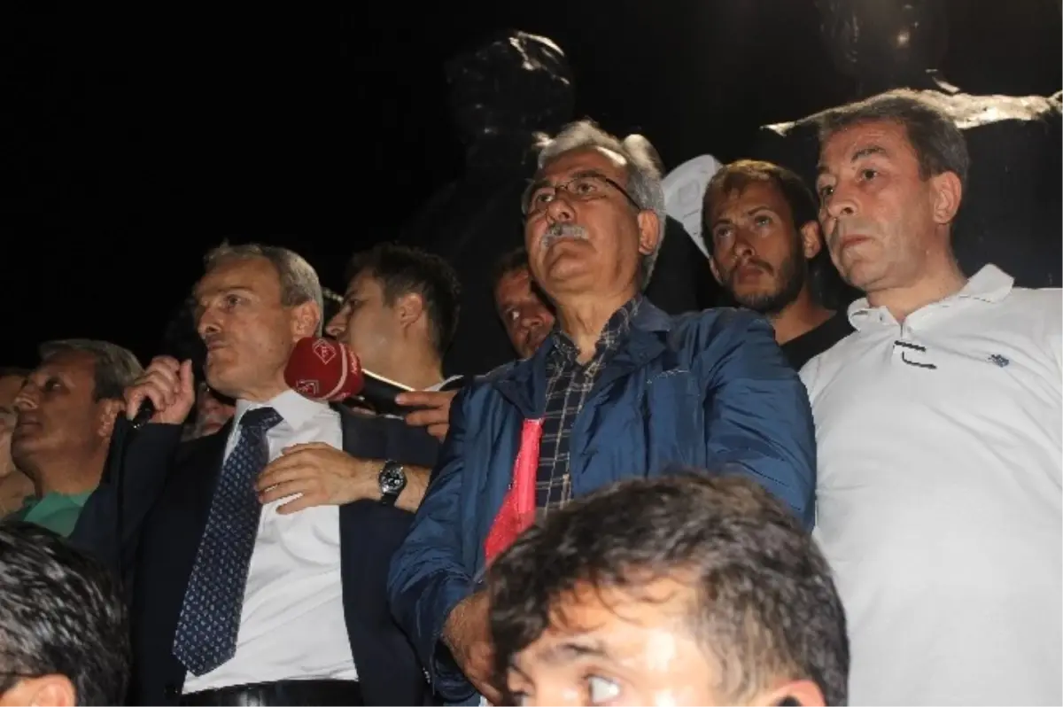 Bartın\'da Millet Demokrasi İçin Kenetlendi