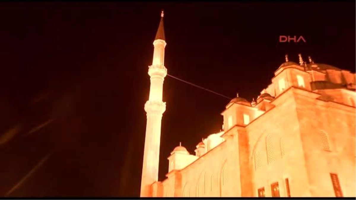 Darbe Girişiminde Şehit Olanlar İçin Fatih Camii\'nde Dua Okundu