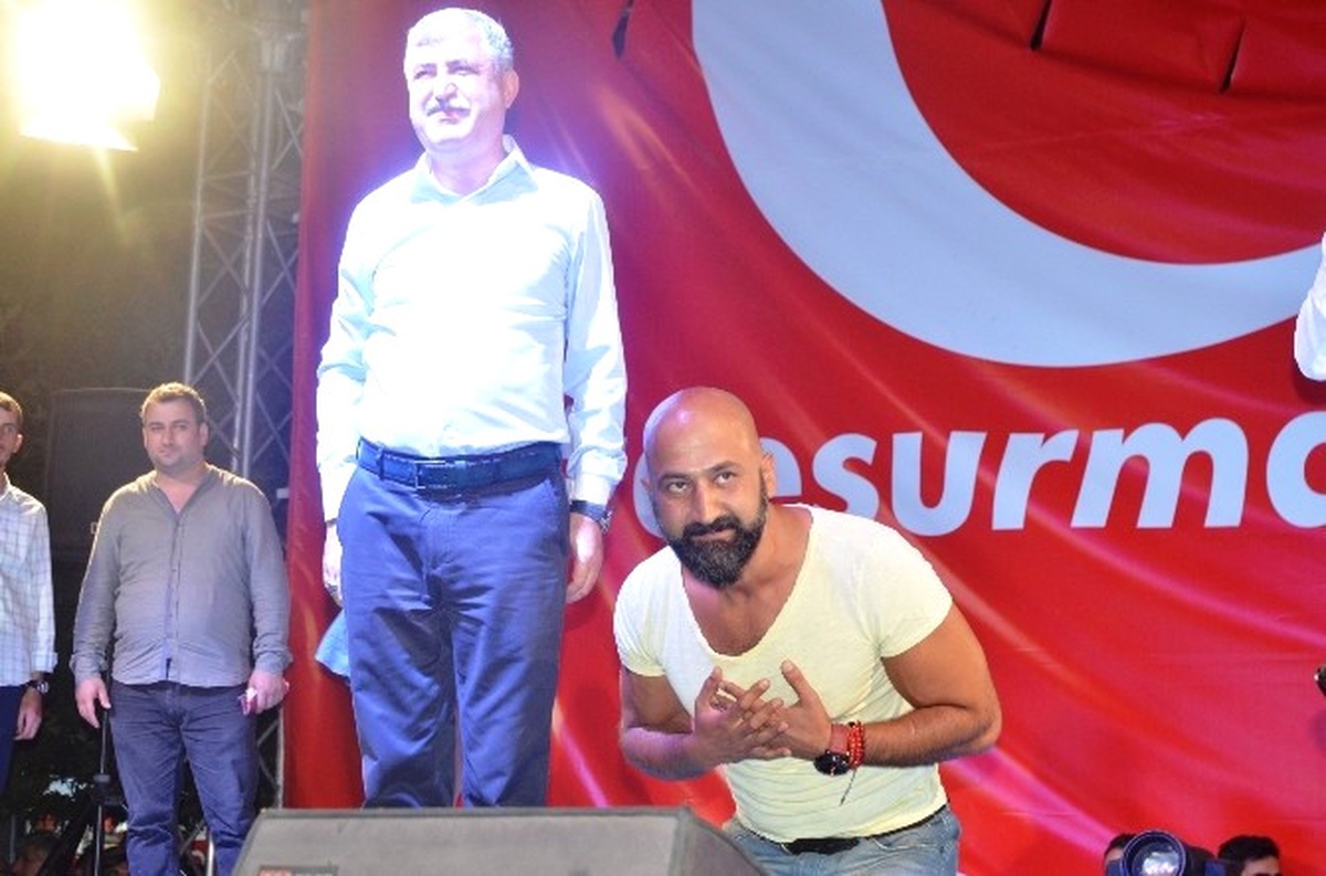Demokrasi Kahramanı Metin Doğan\'ı Hemşehrileri Bağrına Bastı