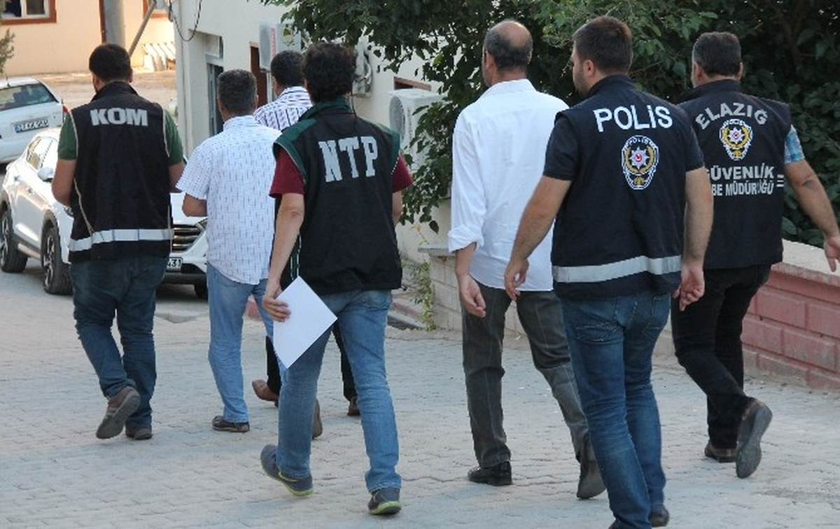 Elazığ\'da Fetö/pdy Operasyonu: 60 Polise Gözaltı