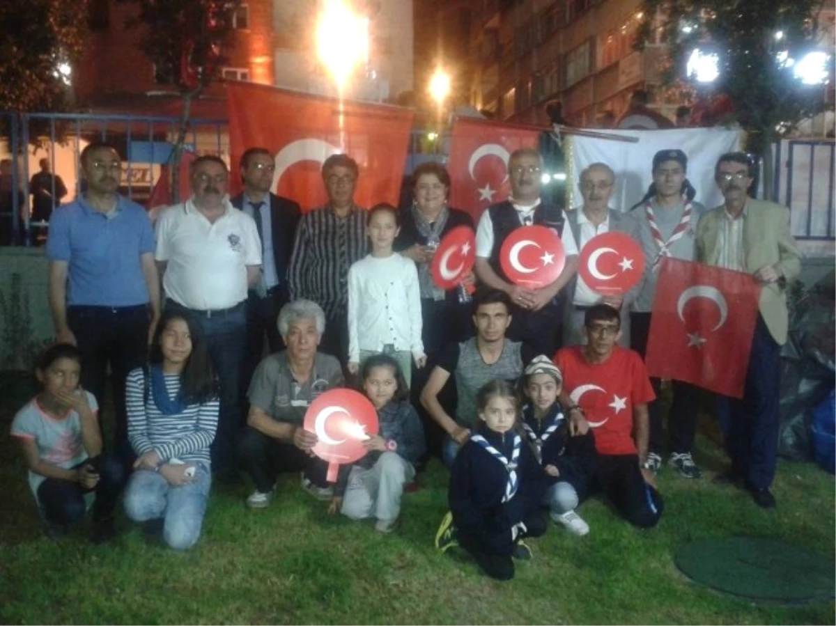 Erzurum İzcileri Demokrasi Nöbetinde