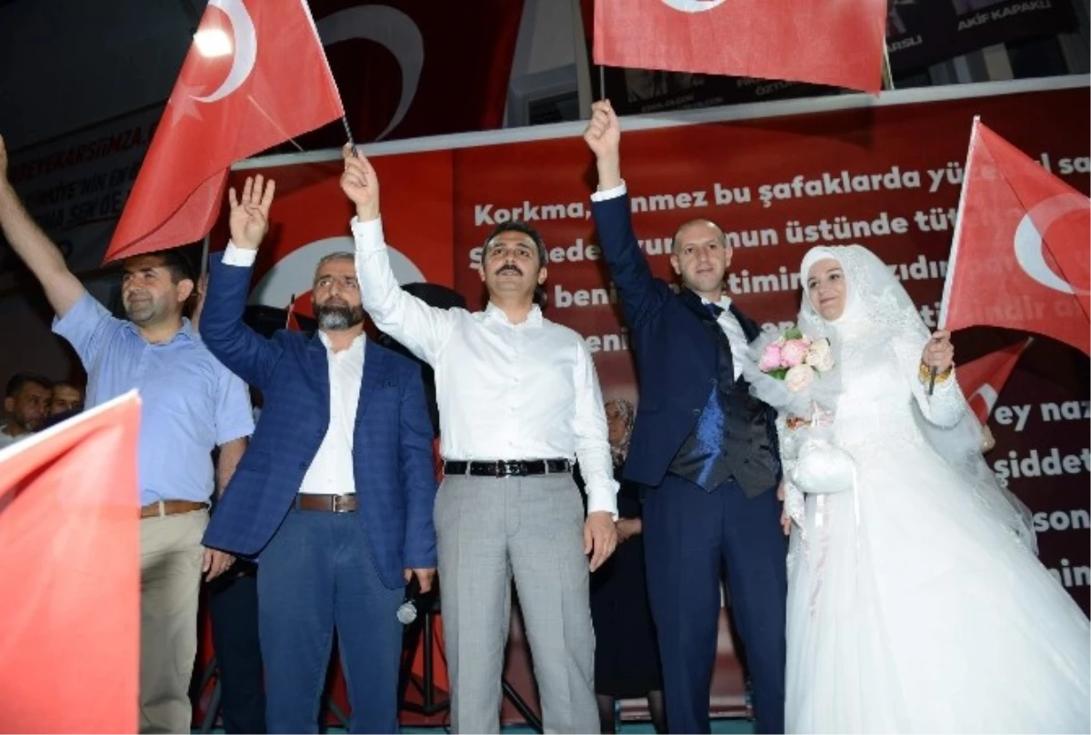 Gelin Damat Demokrasi Nöbetinde