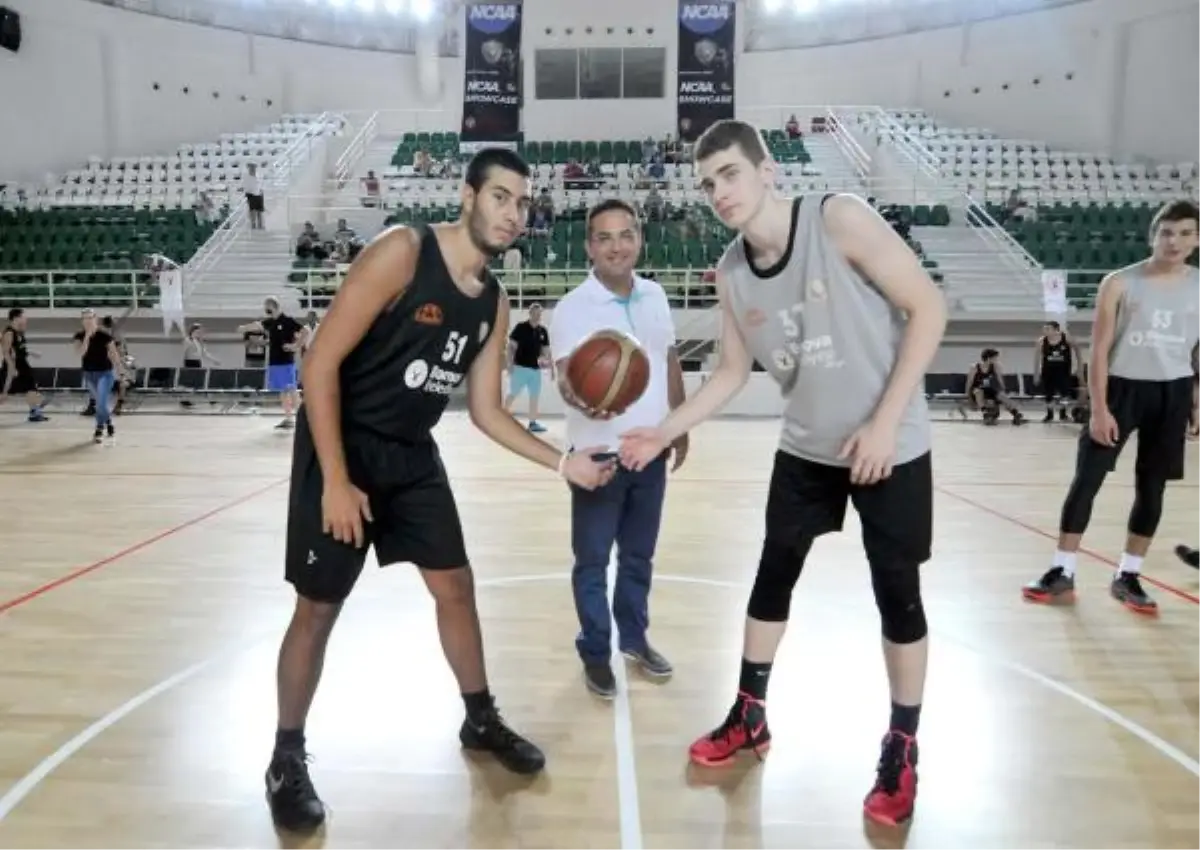 İzmir Amerikan Kolej Basketbol Ligi Seçmelerinin Merkezi Olacak