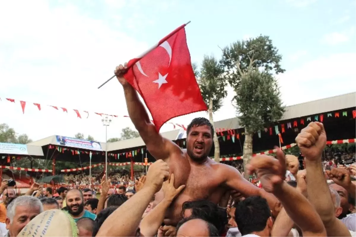 Recep Kara: 'Er Meydanı'nın Yiğitleri Olarak Gerekirse Vücutlarımızı Tankın Önüne Siper Ederiz'