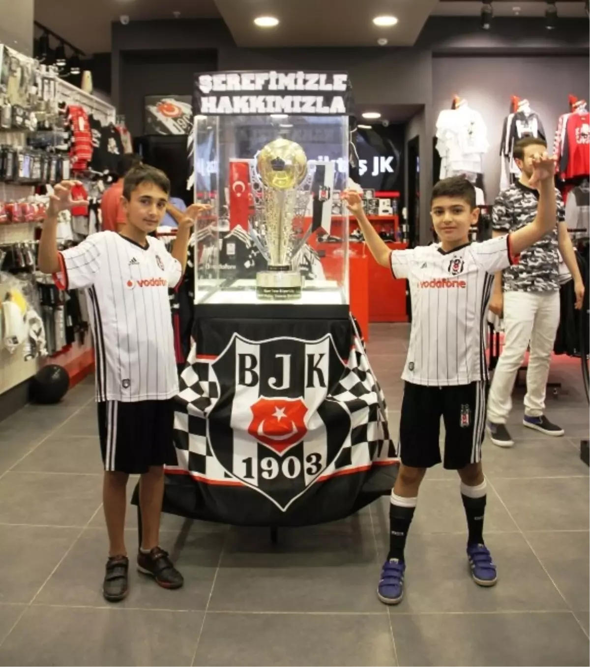 Şampiyon Beşiktaş\'ın Kupası Van\'da