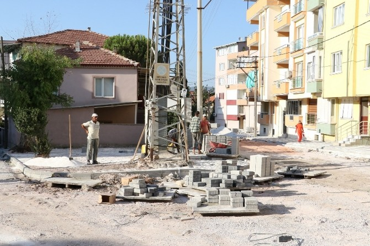 Soma\'da Kilit Parke Taşı Döşeme Çalışmaları