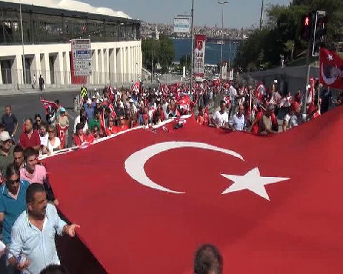 Taksim\'deki Cumhuriyet ve Demokrasi Mitingi (2)