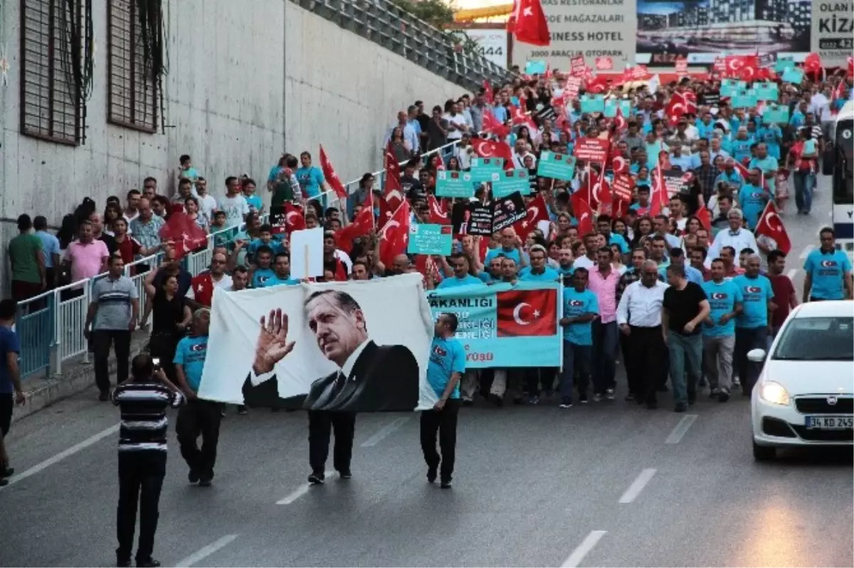 Adana\'da Sağlık Çalışanlarından \'Demokrasi Yürüyüşü\'