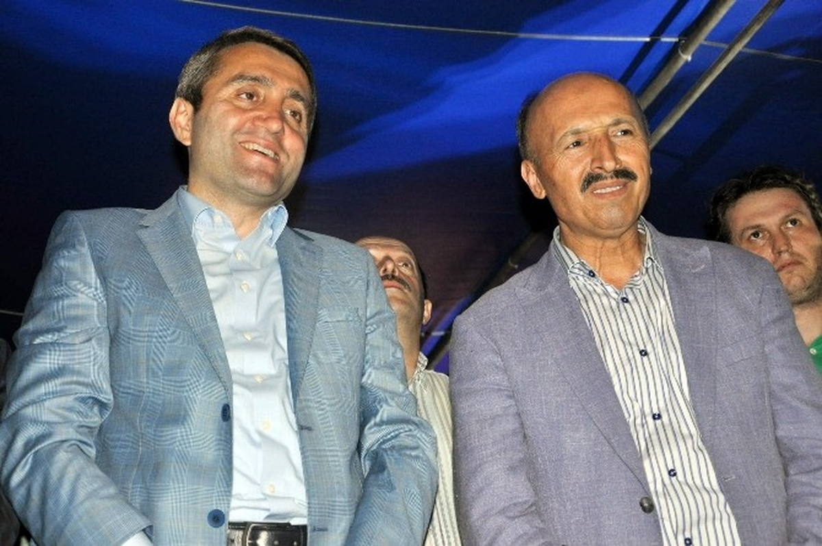 AK Parti İl Başkanı Selim Temurci, Sultangazi\'de Demokrasi Nöbeti Tutanlarla Buluştu